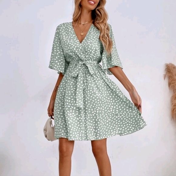 Dresses & Skirts - * New Boho Short Flutter Sleeve Wrap Front Dress Belted Green White